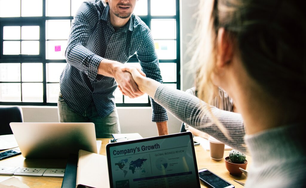 Agencies: Don't DIY your social hub |